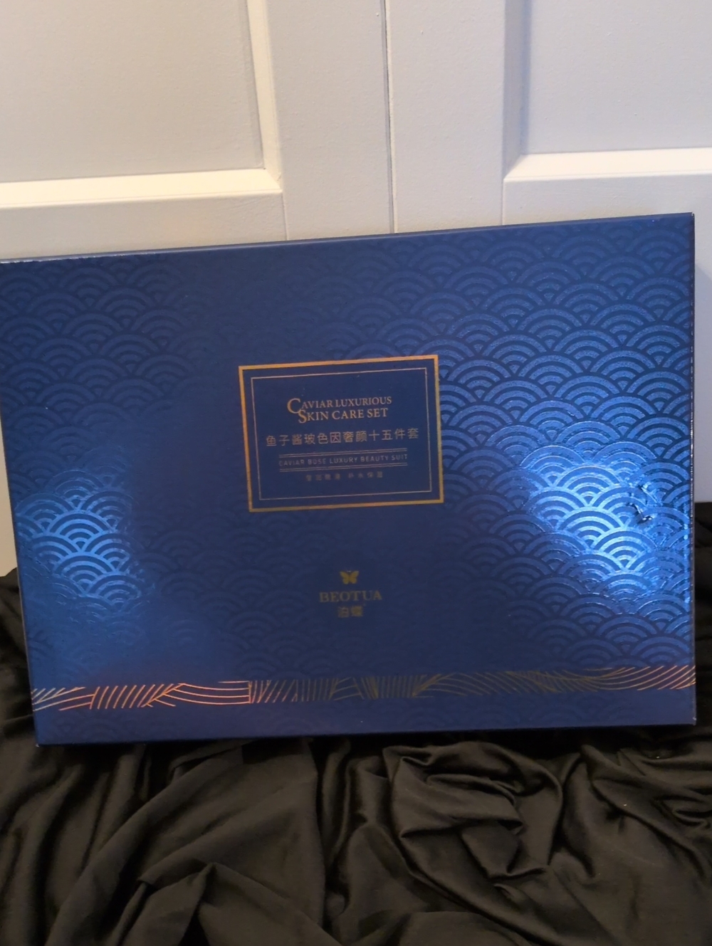 BEOTUA Caviar Luxurious Skin Care Set - Navy Blue & Gold NIB - Picture 8 of 10